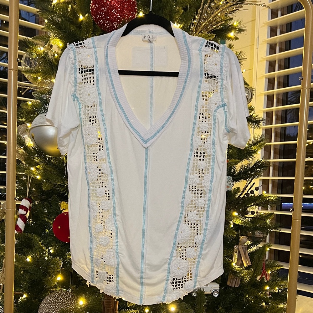 POL White and Blue Lace Accent Blouse
